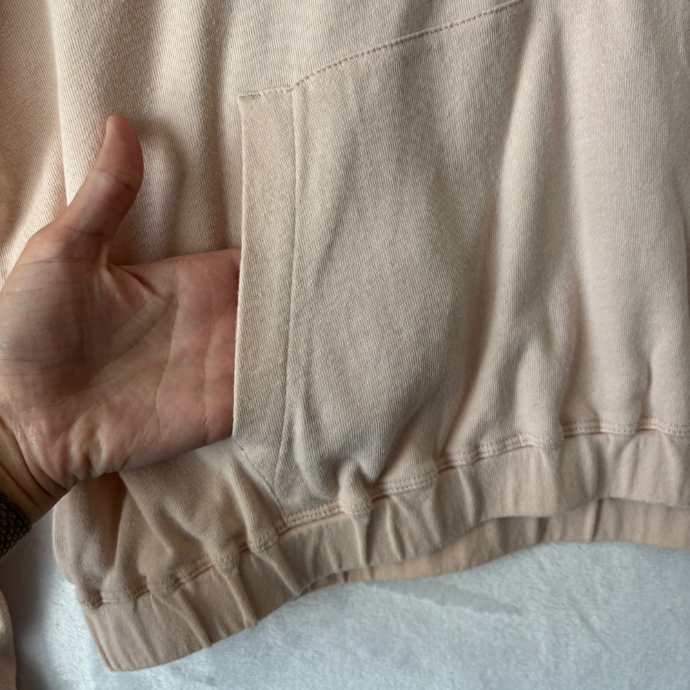 Vuori Women's Cream Sweatshirt - Picture 5 of 12